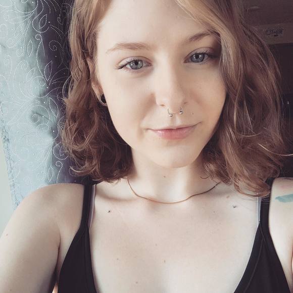 Meet your Posher, Emily - Picture 1 of 1